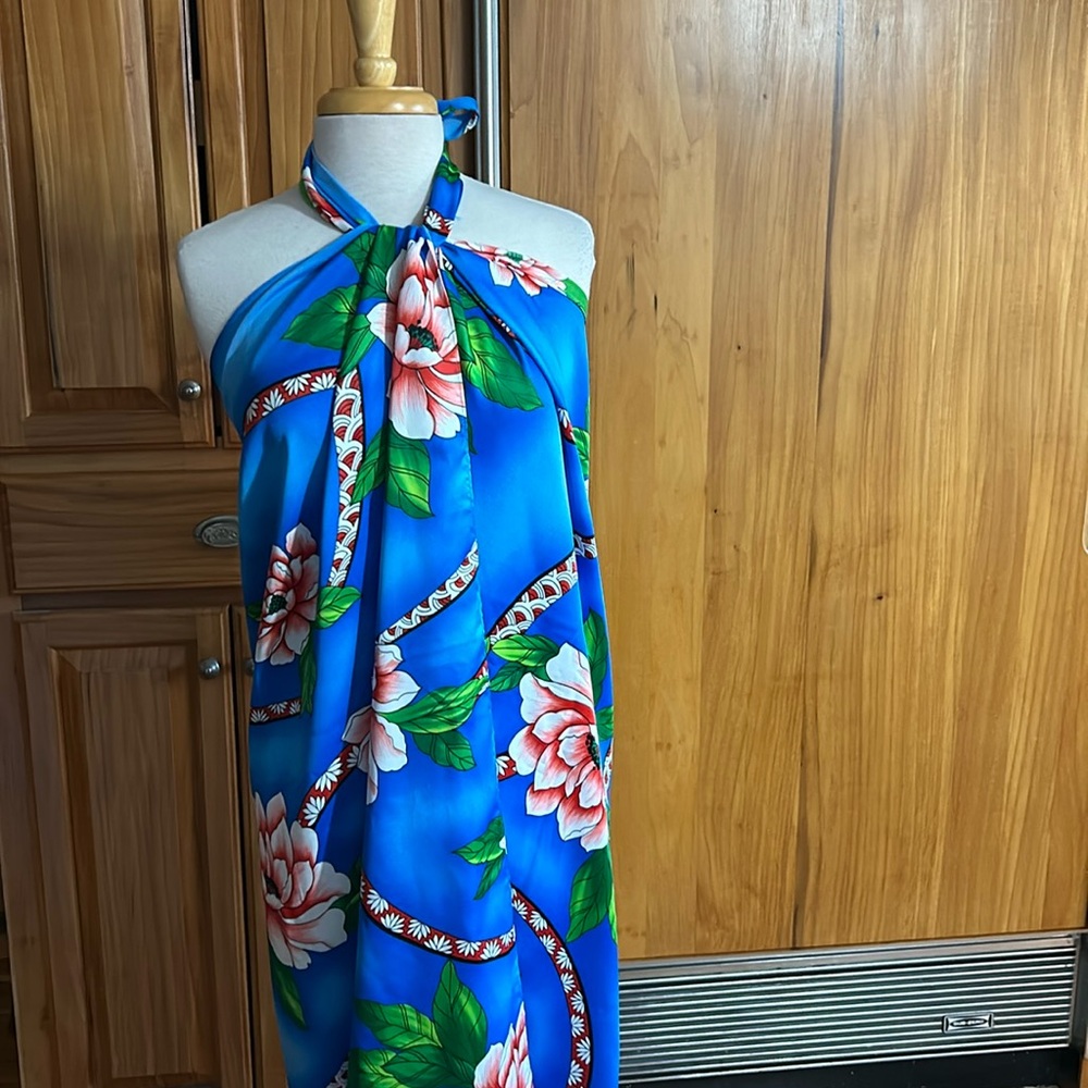 Hilo Hattie’s Hawaii sarong style dress, skirt, swim cover. One size. Blue, pink